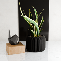 Orbis Planter in Midnight Black