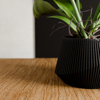 Urban Planter in Midnight Black, close view